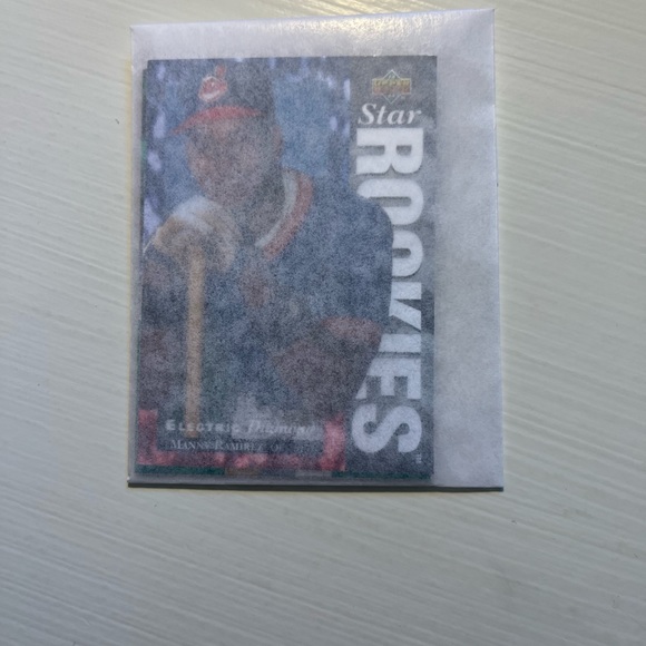 ⚾️🧢Lot of 3 - 1994, 1996, 1997 Upper Deck Manny Ramirez Baseball Cards - Picture 8 of 9